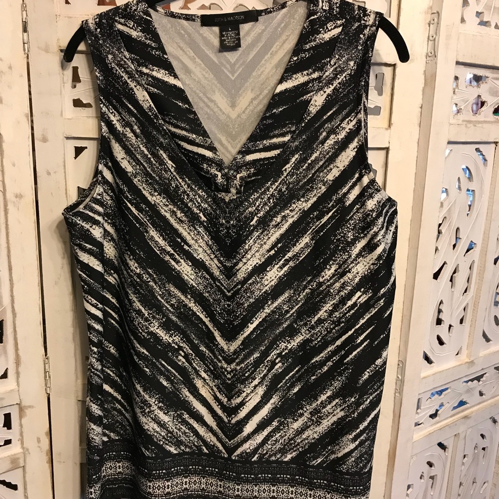 Blouse black and white v-neck size L